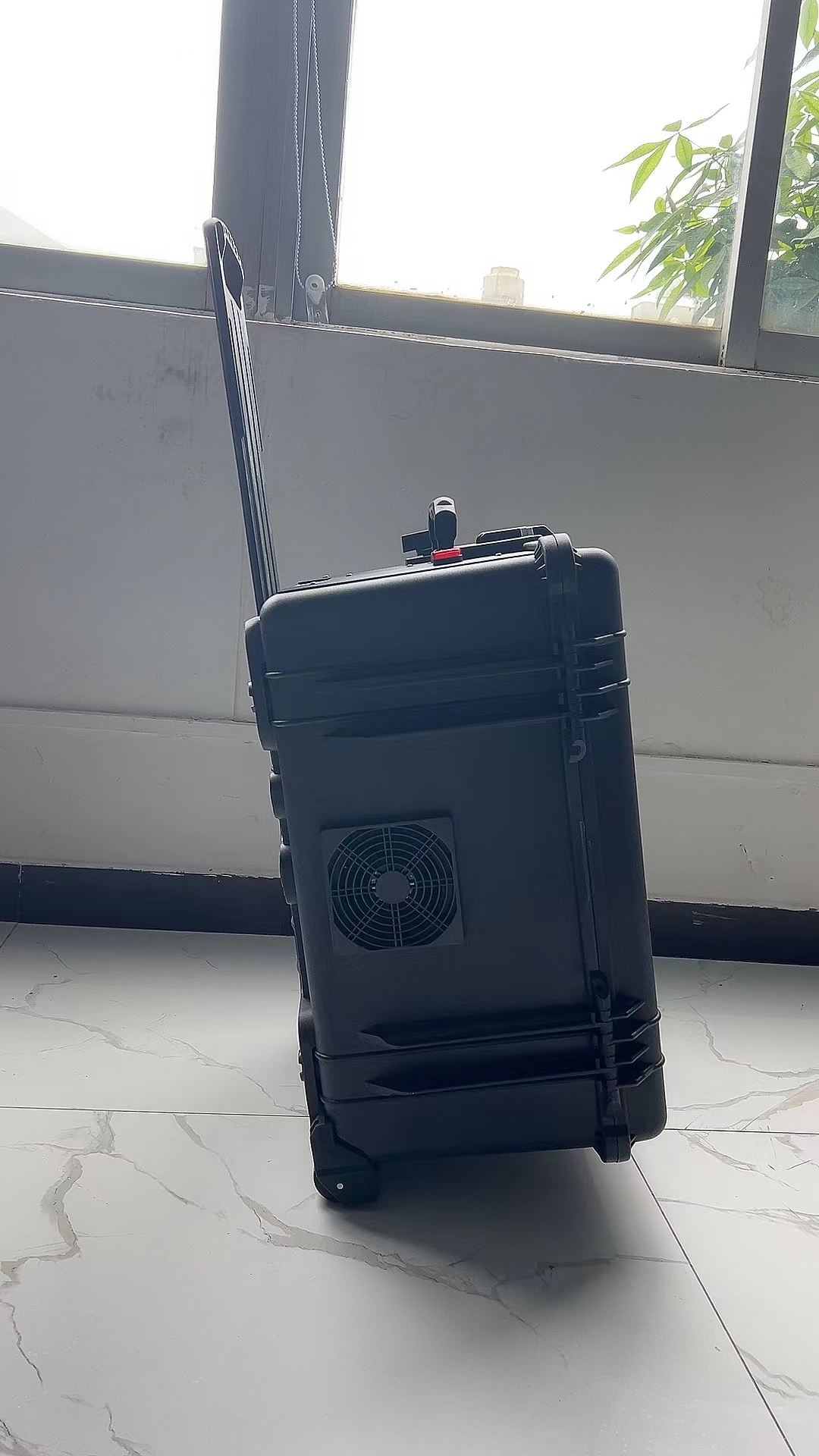 杨林街道手拉箱型移动通信干扰器